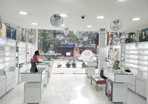 Choosing the Right Eyeglasses Store in Indiranagar
