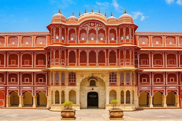 Goa to Jaipur Flight: Explore the Royal Palaces and Colourful Bazaars of Jaipur