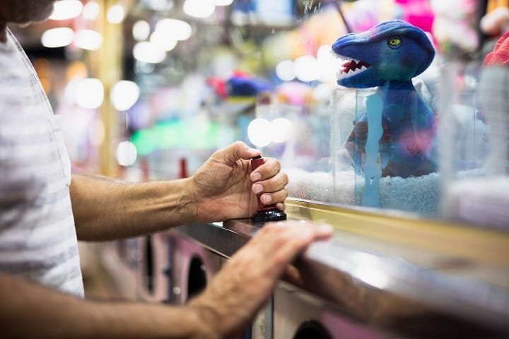 How To Choose The Best Claw Machine Manufacturer For Your Business